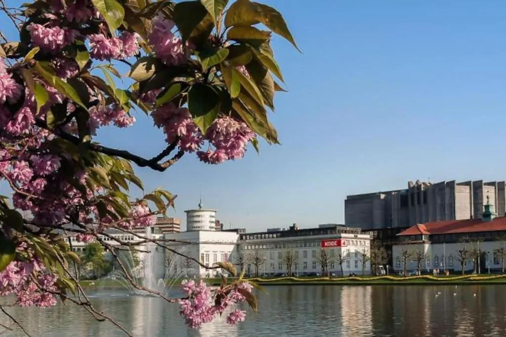 Spacious Historical Art Oasis In The City Center Bergen Apartament