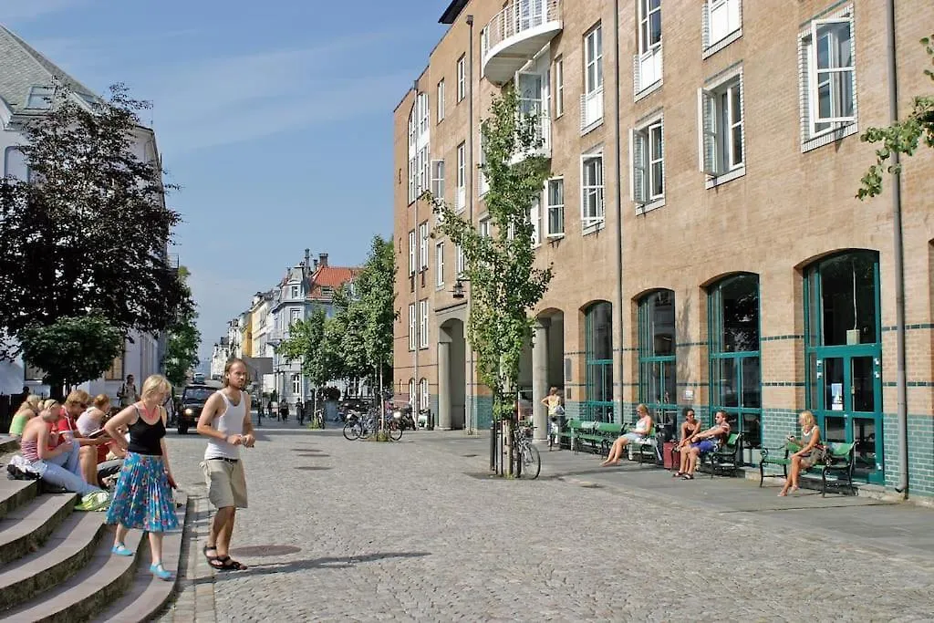 Spacious Historical Art Oasis In The City Center Bergen Apartament