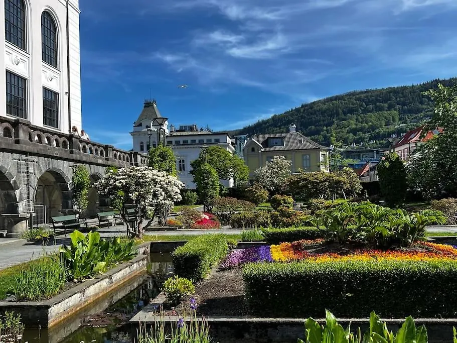 Apartament Spacious Historical Art Oasis In The City Center Bergen